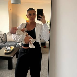 Profile Picture of Alice Wharton (@alicewhartonn) on Instagram