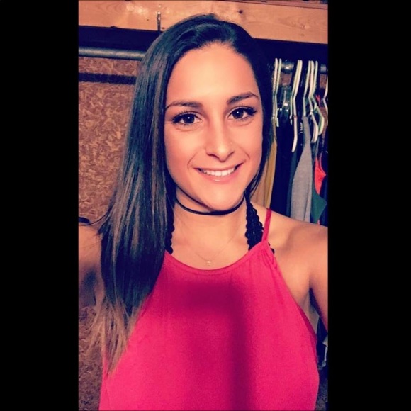 Profile Picture of Amanda Jacabacci (@ajacabacci) on Poshmark