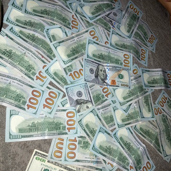 Profile Picture of Maria Ramangmou (@mandlproduxs) on Poshmark