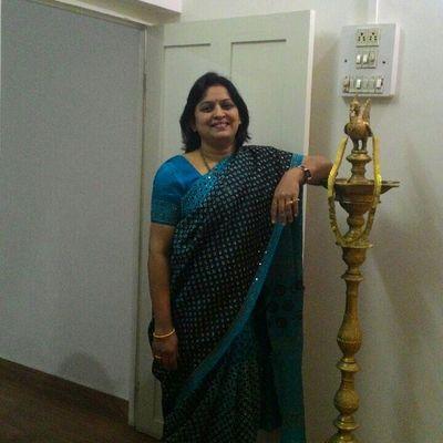 Profile Picture of Aparna Deshmukh (@Deshmukhaparnaa) on Twitter