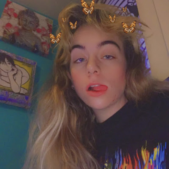 Ajurae Banducci - Poshmark Profile Picture of Ajurae Banducci (@ajuraelotus) on Poshmark