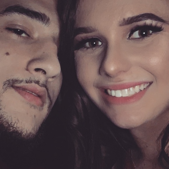 Profile Picture of Isabel Bangert (@isamobang) on Poshmark