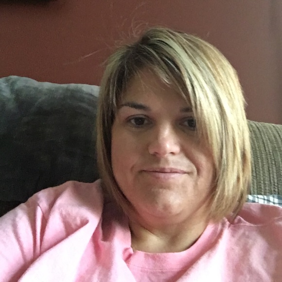 Profile Picture of Tiffany Latchum (@tlatchum) on Poshmark