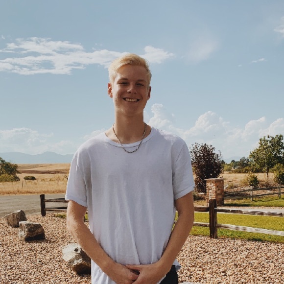 Profile Picture of Justin Schnakenburg (@justin121802) on Poshmark