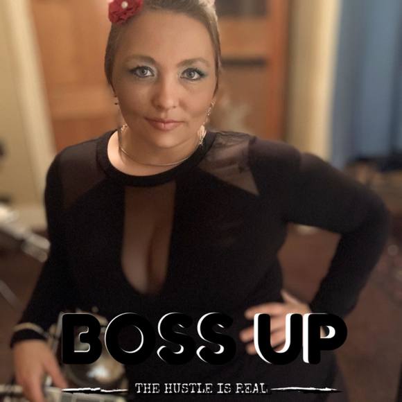 Profile Picture of April Neal (@aprilneal717) on Poshmark