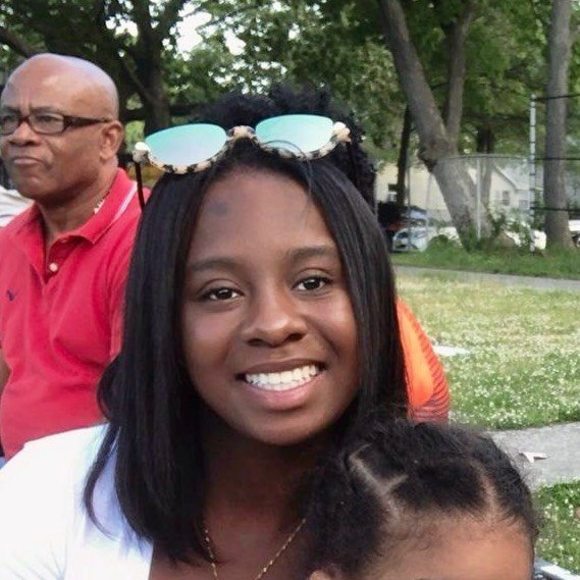 Profile Picture of Shanice Thomas (@shanict16) on Poshmark