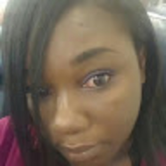 Profile Picture of Caren Brown (@cordellbrown81) on Poshmark
