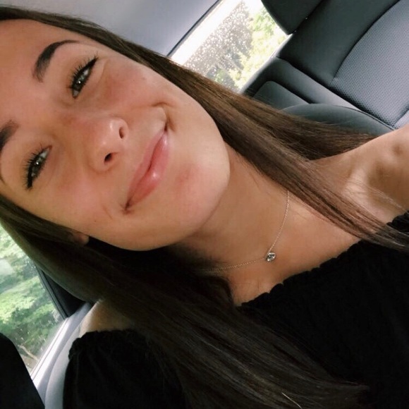 Profile Picture of Rebekah Inkell (@rebekahinkell) on Poshmark