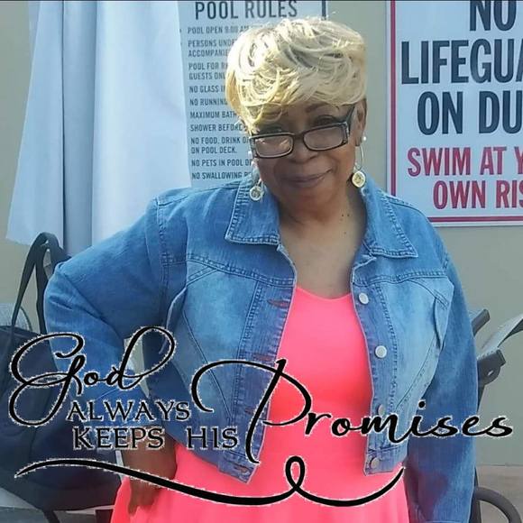 Profile Picture of Diane Daniels (@dianedaniels303) on Poshmark