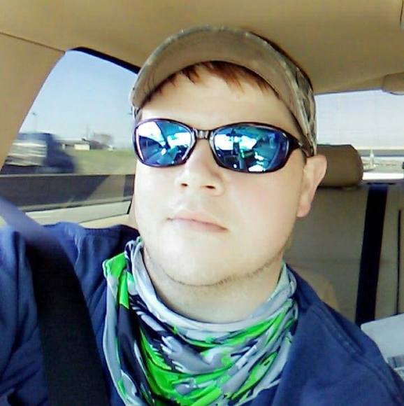 Profile Picture of Ryan Gulledge (@restless8821) on Poshmark