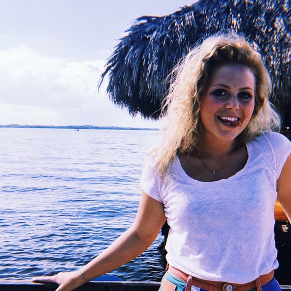 Profile Picture of Isabelle Benacka (@isabellebenacka) on Poshmark