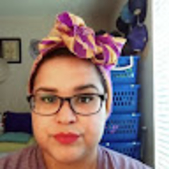 Profile Picture of Luisa Garbutt (@tinklbs87) on Poshmark