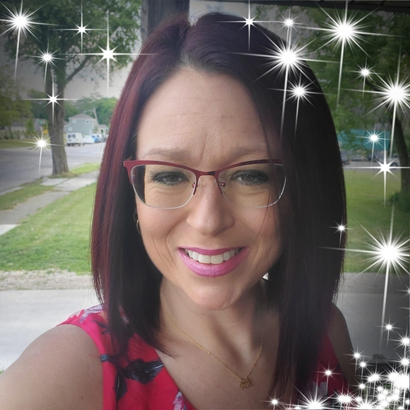 Profile Picture of Tasha Englert (@tasha_renee_71) on Poshmark