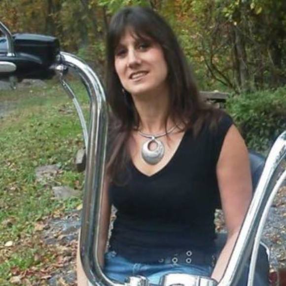 Profile Picture of Stephanie Audino (@saudino4) on Poshmark