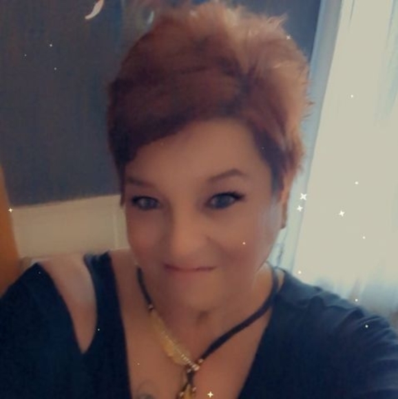 Profile Picture of Dawn Finch (@hmfmom) on Poshmark
