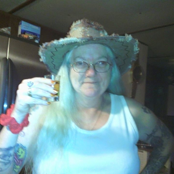 Profile Picture of Cindy Porter (@cindy_porter) on Poshmark