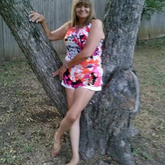 Profile Picture of Cheryl Calvert (@cherylcalvert) on Poshmark
