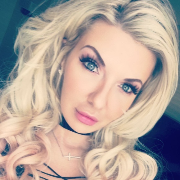 Profile Picture of Tarrin Zdebiak (@nirrat13) on Poshmark