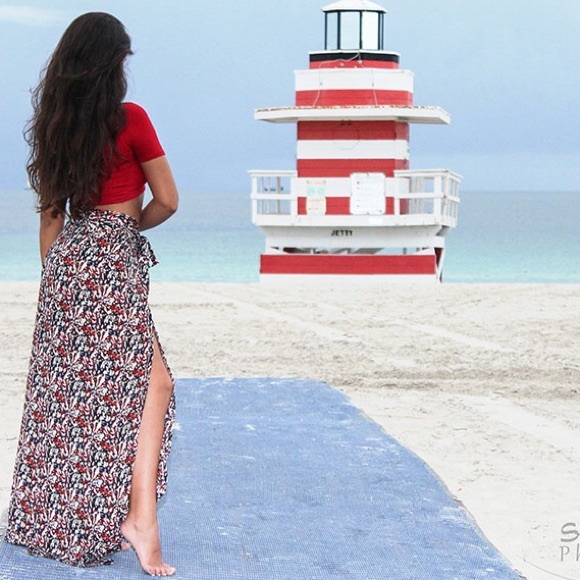 Profile Picture of Fabiana Ramos (@facookie) on Poshmark