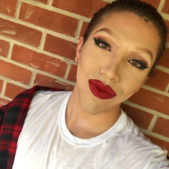 Profile Picture of Luke Hoerter (@lhoerter) on Poshmark