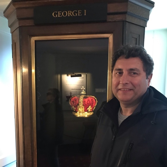 Profile Picture of George Goranov (@gogovarna) on Poshmark