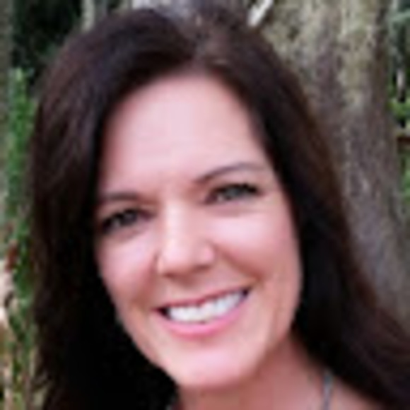 Profile Picture of Cheryl Vanbebber (@clvanbebber) on Poshmark