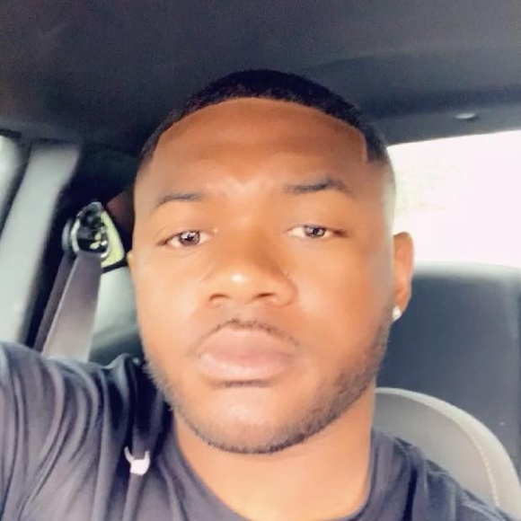 Profile Picture of Randy Echols (@randyecholsjr) on Poshmark