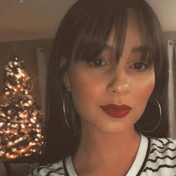 Profile Picture of Marielis Colon (@mayyii) on Poshmark