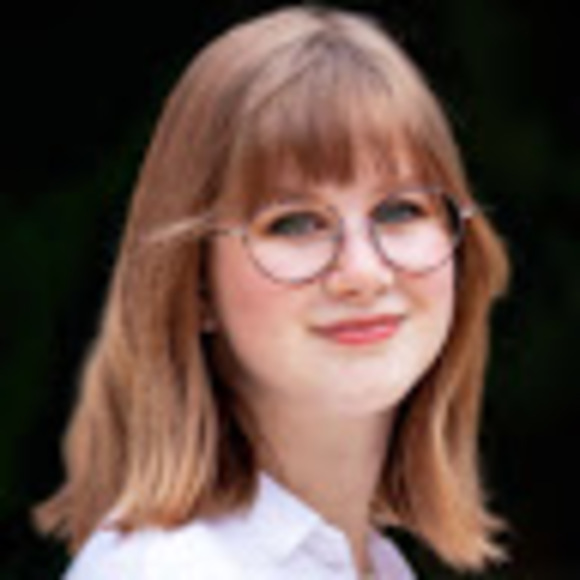 Profile Picture of Clara Scott (@clarascott498) on Poshmark