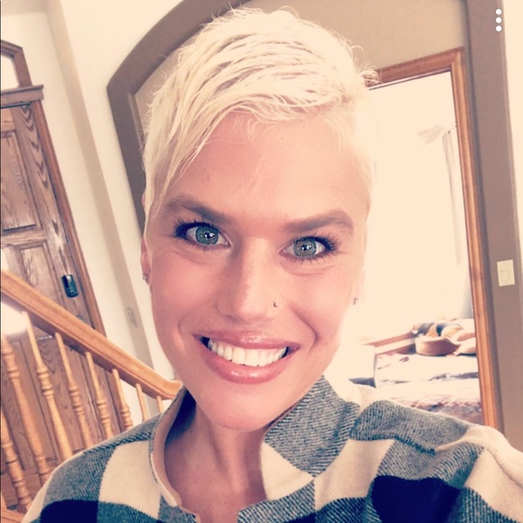 Profile Picture of Rachel Mattorano (@rachelm81) on Poshmark