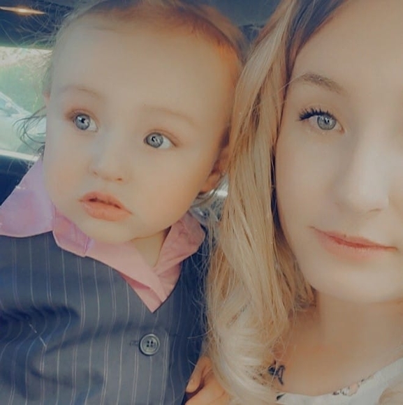 Ashlynn Rae - Poshmark Profile Picture of Ashlynn Rae (@ashlynnrae0411) on Poshmark