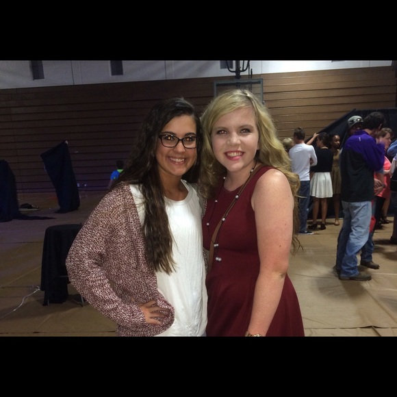 Profile Picture of Whitney Carter (@whitneyrcarter) on Poshmark