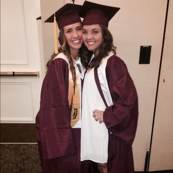 Elizabeth Chesek - Poshmark Profile Picture of Elizabeth Chesek (@etchesek) on Poshmark