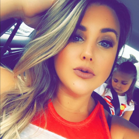 Profile Picture of Paige Franovich (@pfranovich) on Poshmark