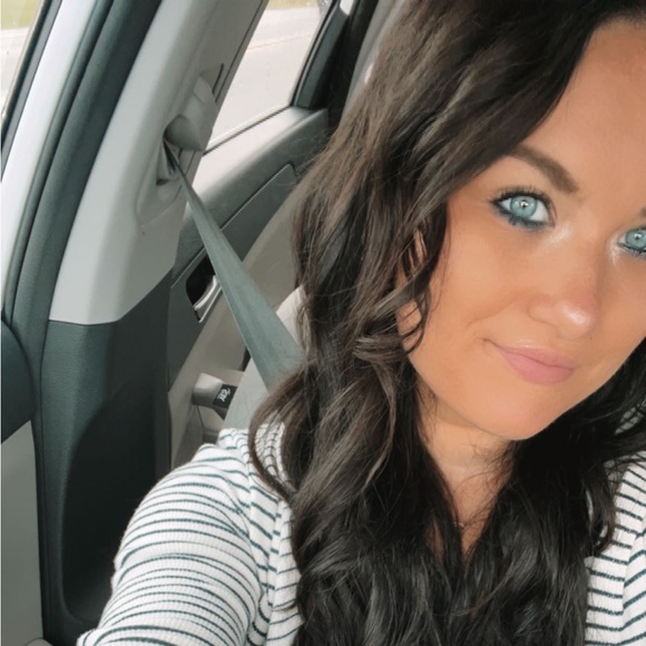 Profile Picture of Hannah Keller (@hannah_keller14) on Poshmark