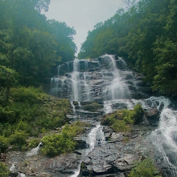 Profile Picture of Hannah Shay (@hannahshay440) on Poshmark