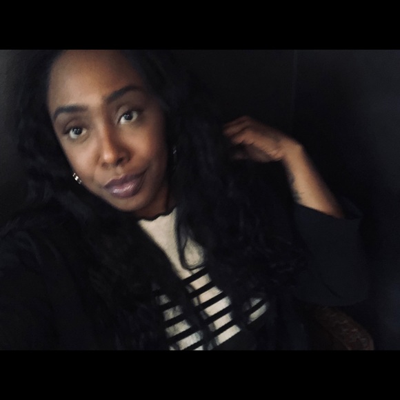 Profile Picture of Kristina Newsome (@kristinadnew) on Poshmark