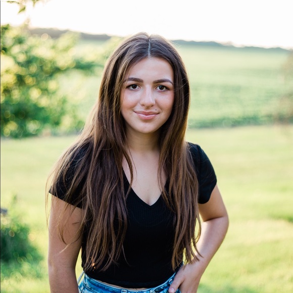 Profile Picture of Asia Christison (@asia_c8) on Poshmark