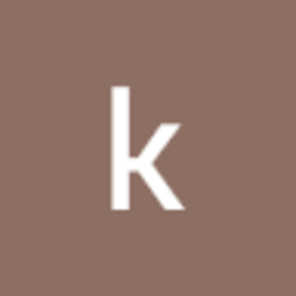 Profile Picture of Kay Splatt (@kaylamiler25) on Poshmark