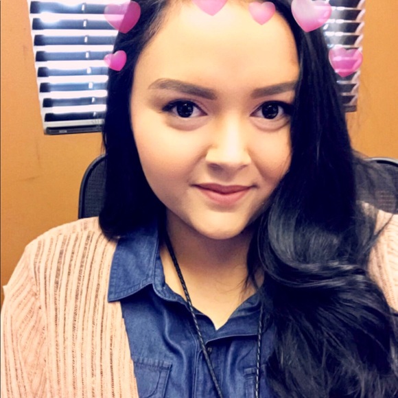 Profile Picture of Anissa Granillo (@granilloanissa) on Poshmark