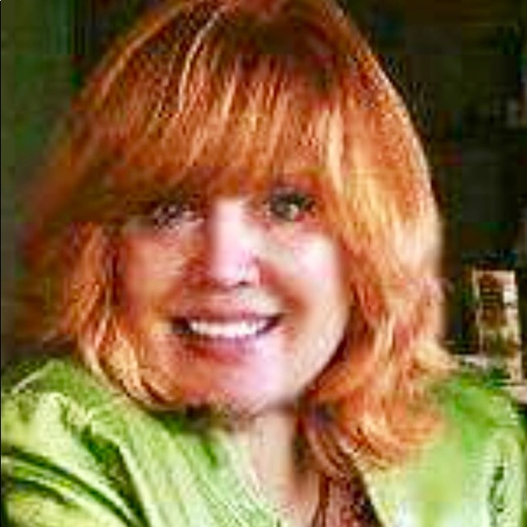 Profile Picture of Donna Ericksen-dobre (@donnaedobre) on Poshmark