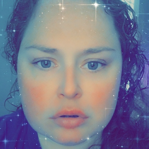 Profile Picture of Lacy Mitchell (@lacyj81) on Poshmark