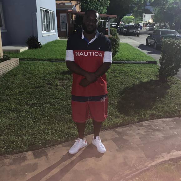 Profile Picture of Kazem Gipson (@kazemgipson) on Poshmark