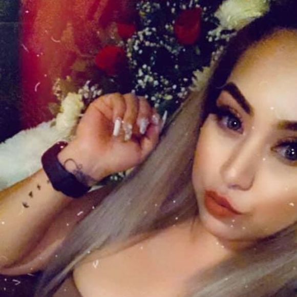 Profile Picture of Yesenia Valentine (@valentineyessi) on Poshmark