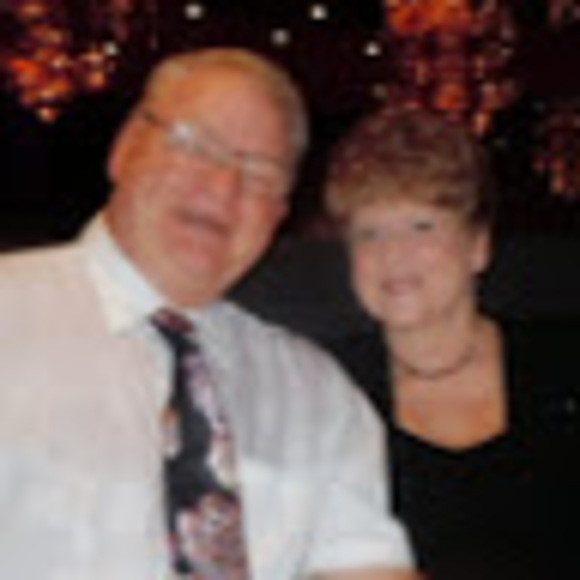 Profile Picture of Larronandcheryl Swanson (@larronandcheryl) on Poshmark