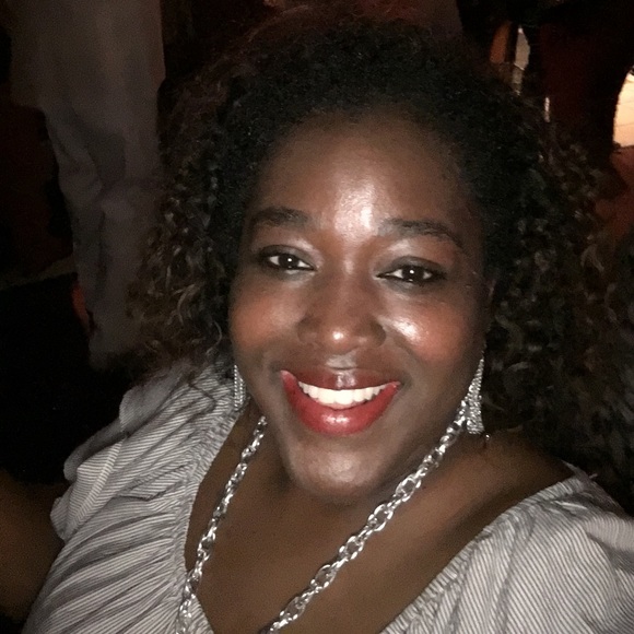 Profile Picture of Tracye Osby (@tdosby) on Poshmark