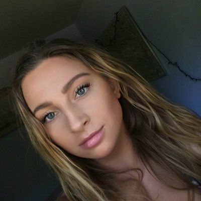 Profile Picture of Selene Suhadolnik (@selenecatrina) on Twitter
