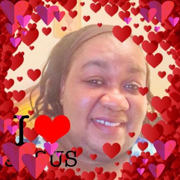 Profile Picture of Amanise Francilus (@amanisef) on Poshmark