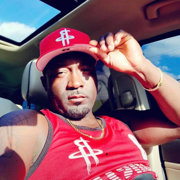 Profile Picture of Basil Rolle (@blackbwoy_25) on Poshmark