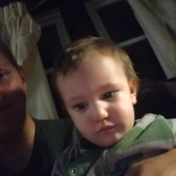 Profile Picture of Shevon Ciesla (@carebear112298) on Poshmark